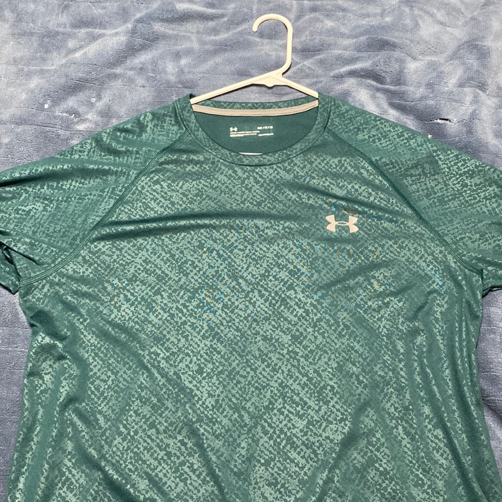 Green under armour silky tshirt